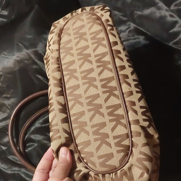 Michael Kors Brown Shoulder Bag with Signature Monogram - Picture 5 of 6